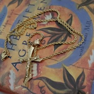 10K Gold necklace w/ a 10K Gold Crucifix